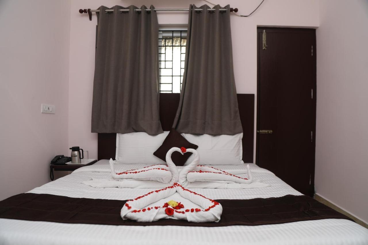 Hotel Rk - Temple Stay Thanjavur Esterno foto